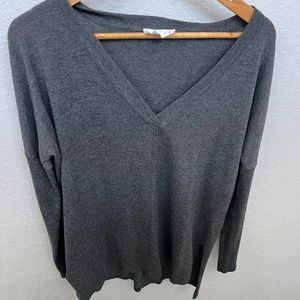 Korye v-neck grey sweater